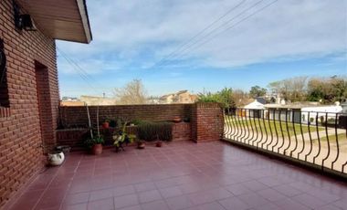 Casa en venta - 3 Dormitorios - Locales - Mar del Plata