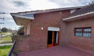 Casa en venta - 3 Dormitorios - Locales - Mar del Plata