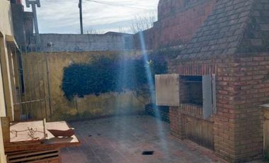 Casa en venta - 3 Dormitorios - Locales - Mar del Plata