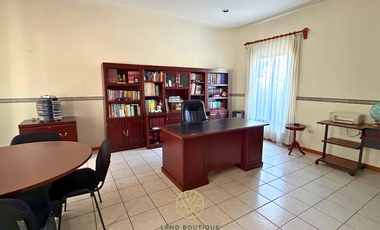 Residencia en Jardines de Lago