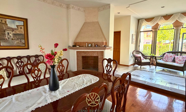 Residencia en Jardines de Lago