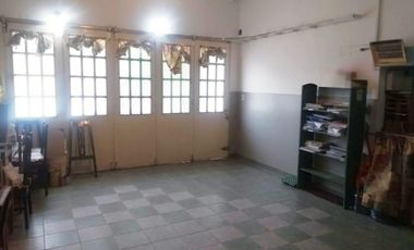 Importante Chalet en Monte Grande – 6 Ambientes, Piscina y Gran Parque