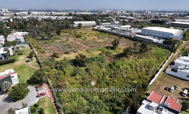 Terreno de 2 Hectareas sobre Av. Vallarta en Guadalajara, Jalisco