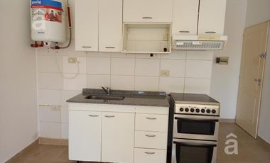 Monoambiente con Cochera en  Alquiler en Villa Ballester-  Excelente ubicación
