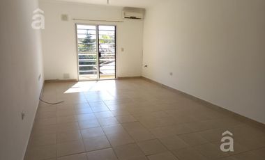 Monoambiente con Cochera en  Alquiler en Villa Ballester-  Excelente ubicación