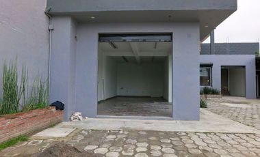 Local de 45 m frente a Walmart Express de Cir. Metropolitano