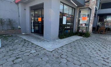 Local de 45 m frente a Walmart Express de Cir. Metropolitano