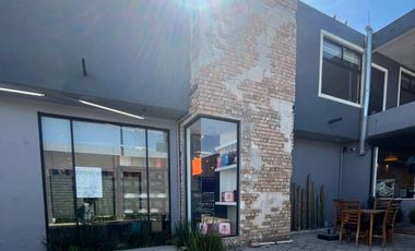 Local de 45 m frente a Walmart Express de Cir. Metropolitano