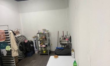 Local de 45 m frente a Walmart Express de Cir. Metropolitano