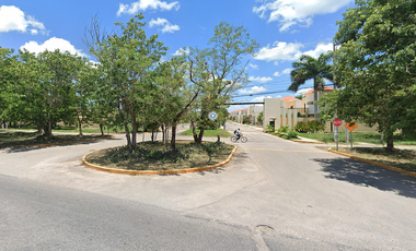 Local (4) en Planta Baja en Renta en Plaza Manere, Conkal