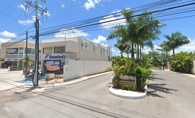 Local (4) en Planta Baja en Renta en Plaza Manere, Conkal