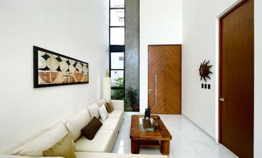 CASA EN VENTA CON 3 RECÁMARAS, ALBERCA Y EQUIPAMIENTO EN DZITYÁ, MÉRIDA.