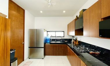 CASA EN VENTA CON 3 RECÁMARAS, ALBERCA Y EQUIPAMIENTO EN DZITYÁ, MÉRIDA.