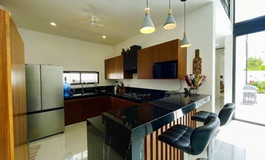 CASA EN VENTA CON 3 RECÁMARAS, ALBERCA Y EQUIPAMIENTO EN DZITYÁ, MÉRIDA.