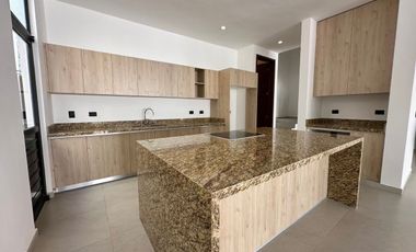 CASA EN VENTA EN PRIVADA PROVINCIA LOTE 205