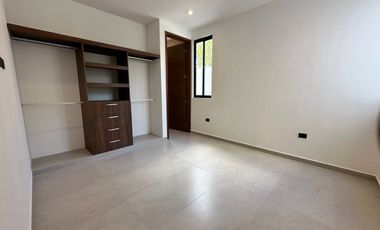 CASA EN VENTA EN PRIVADA PROVINCIA LOTE 205
