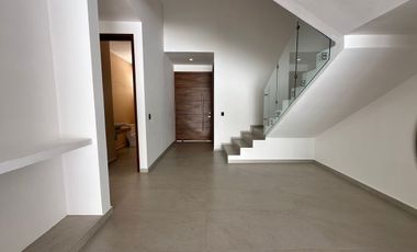 CASA EN VENTA EN PRIVADA PROVINCIA LOTE 205