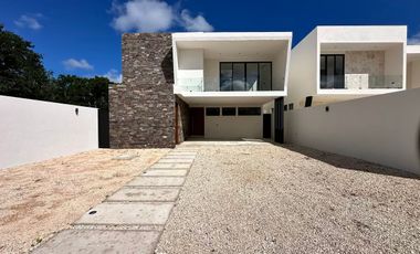 CASA EN VENTA EN PRIVADA PROVINCIA LOTE 205