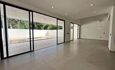 CASA EN VENTA EN PRIVADA PROVINCIA LOTE 205