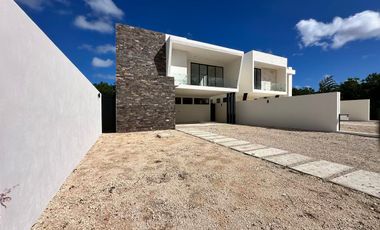 CASA EN VENTA EN PRIVADA PROVINCIA LOTE 205