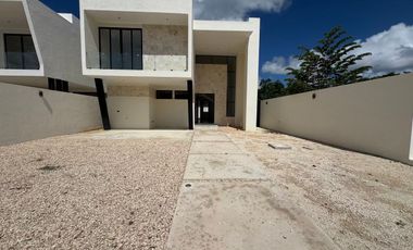 CASA EN VENTA EN PRIVADA PROVINCIA LOTE 203