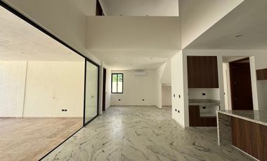 CASA EN VENTA EN PRIVADA PROVINCIA LOTE 203