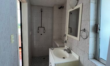 Venta de Edificio de Locales con uso de suelo comercial Cod. LHV8