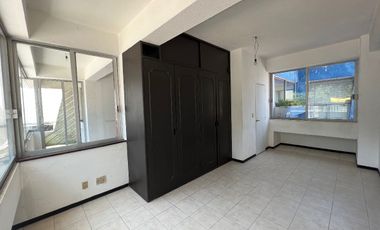 Venta de Edificio de Locales con uso de suelo comercial Cod. LHV8