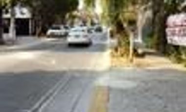 Venta de Edificio de Locales con uso de suelo comercial Cod. LHV8