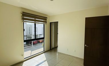 Casa en Renta en las Grullas Residencial