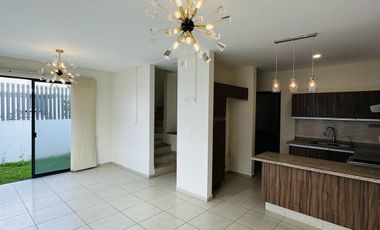 Casa en Renta en las Grullas Residencial