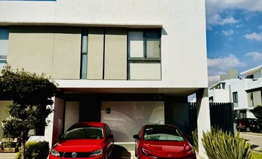 Casa en Renta en las Grullas Residencial