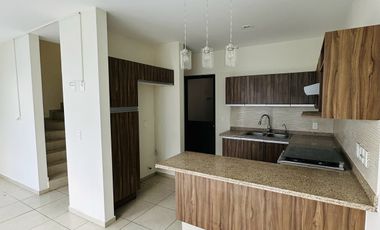 Casa en Renta en las Grullas Residencial