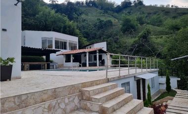 Hermosa.Finca en venta ubicada en Amaga Antioquia