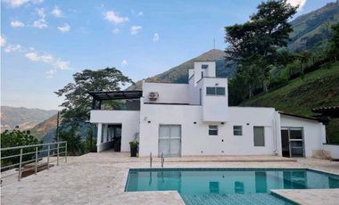 Hermosa.Finca en venta ubicada en Amaga Antioquia