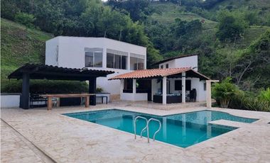 Hermosa.Finca en venta ubicada en Amaga Antioquia