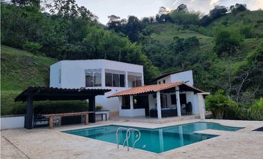 Hermosa.Finca en venta ubicada en Amaga Antioquia