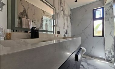 Venta de  casa finca ubicada en Antioquia Marinilla