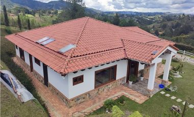 Espectacular casa campestre en venta vía Rionegro a san vicente Ferrer