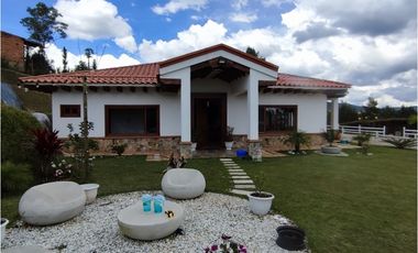 Espectacular casa campestre en venta vía Rionegro a san vicente Ferrer