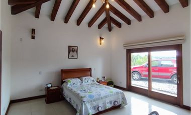 Espectacular casa campestre en venta vía Rionegro a san vicente Ferrer