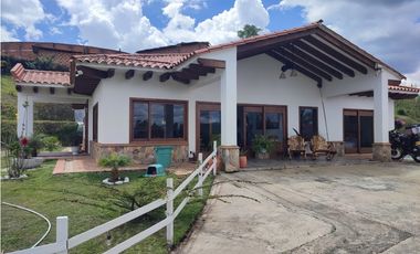 Espectacular casa campestre en venta vía Rionegro a san vicente Ferrer