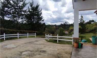 Espectacular casa campestre en venta vía Rionegro a san vicente Ferrer