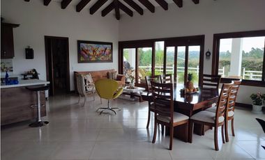 Espectacular casa campestre en venta vía Rionegro a san vicente Ferrer