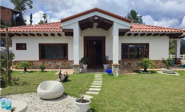 Espectacular casa campestre en venta vía Rionegro a san vicente Ferrer