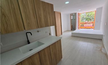 VENDO APARTAMENTO CON VISTA AL PARQUE PRINCIPAL DE GUATAPE