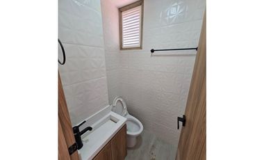 VENDO APARTAMENTO CON VISTA AL PARQUE PRINCIPAL DE GUATAPE