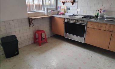 AMPLIO DEPARTAMENTO DE DOS NIVELES EN PASTORES