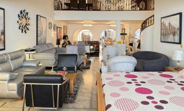 Casa-Local en arriendo en la aAvenida 80: con área amplia e ideal para negocio.