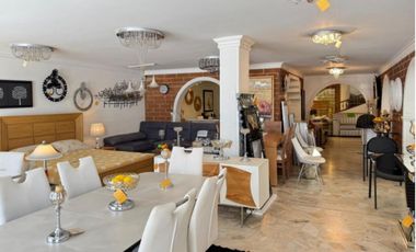 Casa-Local en arriendo en la aAvenida 80: con área amplia e ideal para negocio.